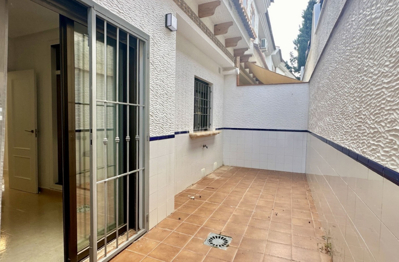Resale - Townhouse - San Miguel de Salinas - Inland