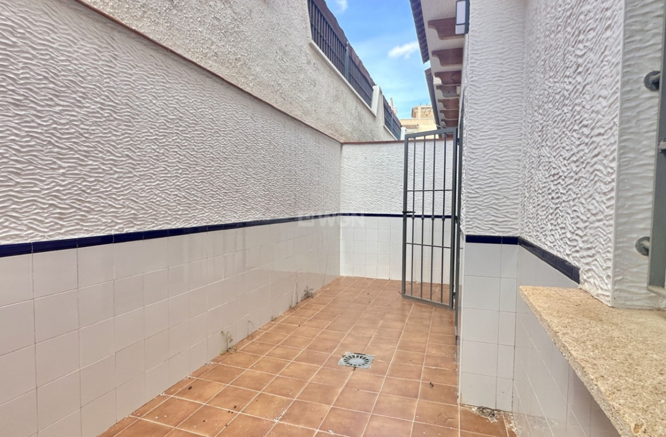 Resale - Townhouse - San Miguel de Salinas - Inland