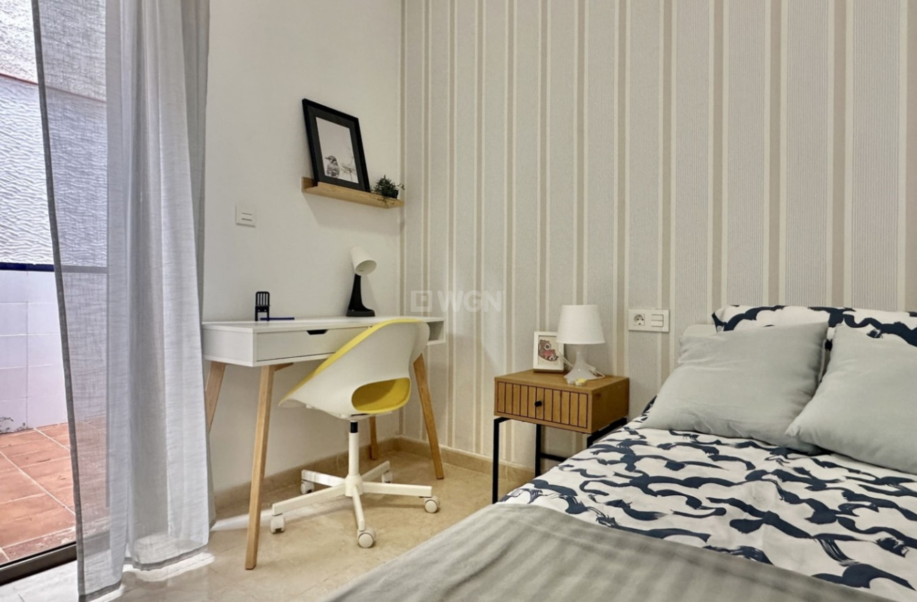 Resale - Townhouse - San Miguel de Salinas - Inland