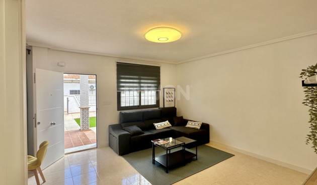 Resale - Townhouse - San Miguel de Salinas - Inland