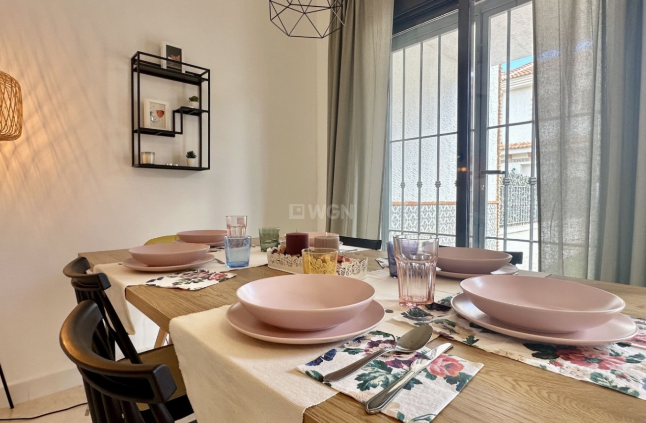 Resale - Townhouse - San Miguel de Salinas - Inland