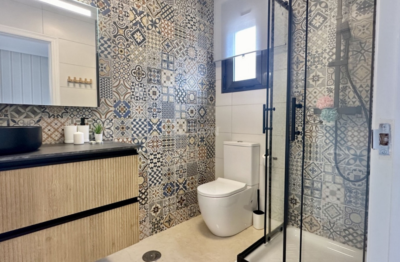 Resale - Townhouse - San Miguel de Salinas - Inland