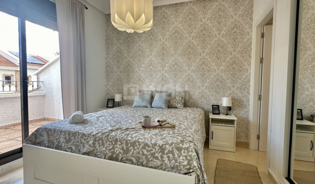 Resale - Townhouse - San Miguel de Salinas - Inland