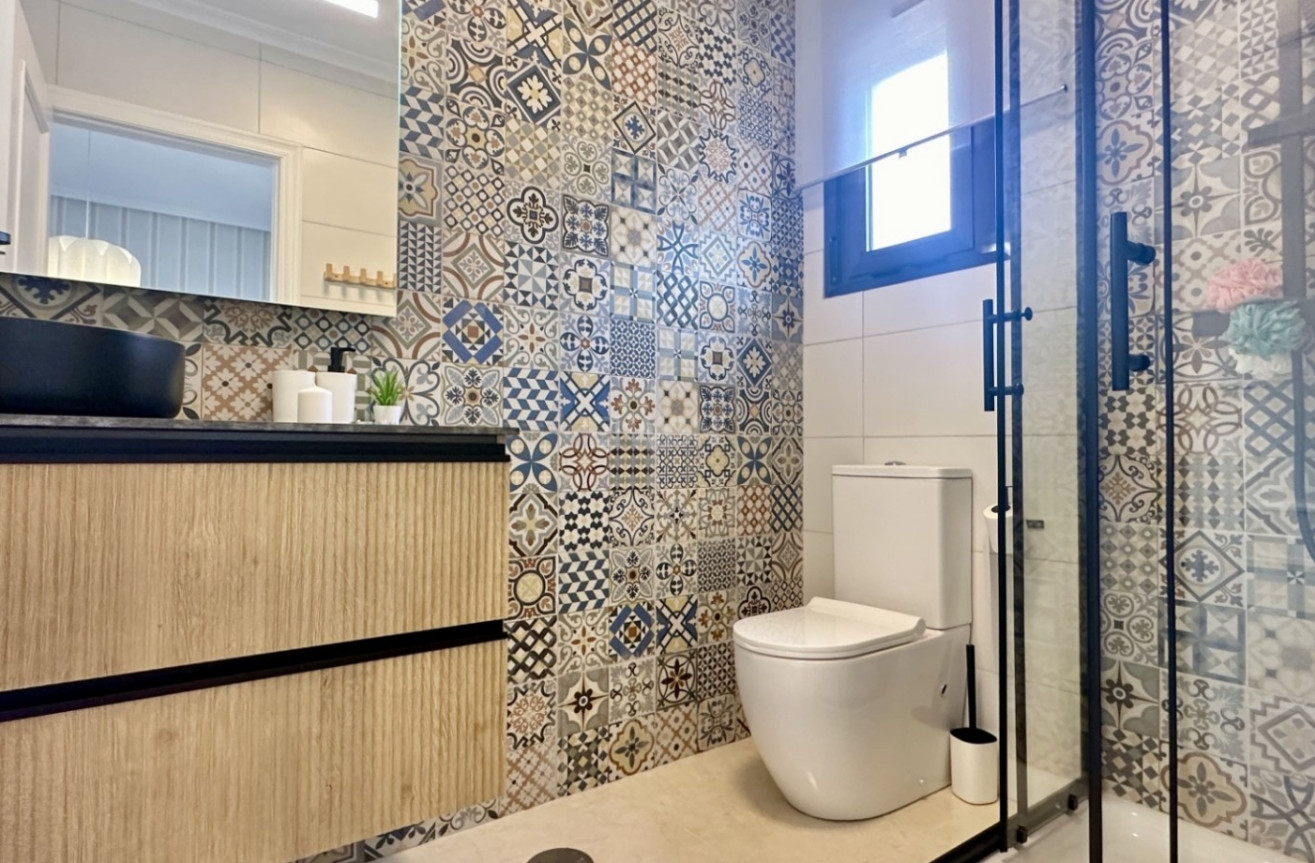 Resale - Townhouse - San Miguel de Salinas - Inland