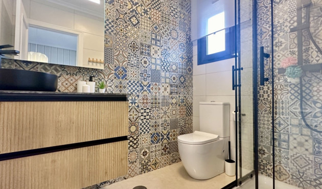 Resale - Townhouse - San Miguel de Salinas - Inland