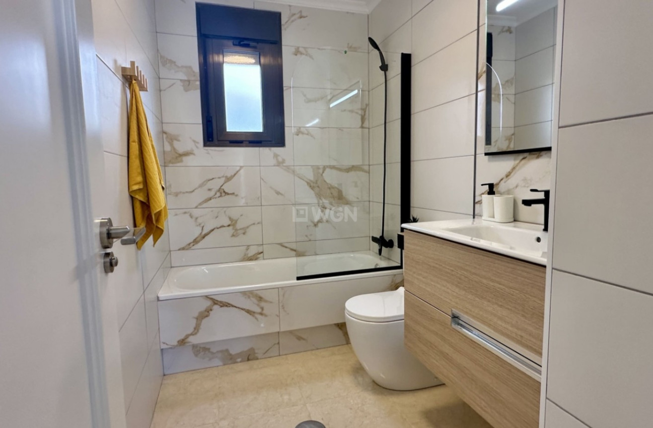 Resale - Townhouse - San Miguel de Salinas - Inland