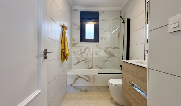 Resale - Townhouse - San Miguel de Salinas - Inland