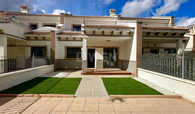 Resale - Townhouse - San Miguel de Salinas - Inland