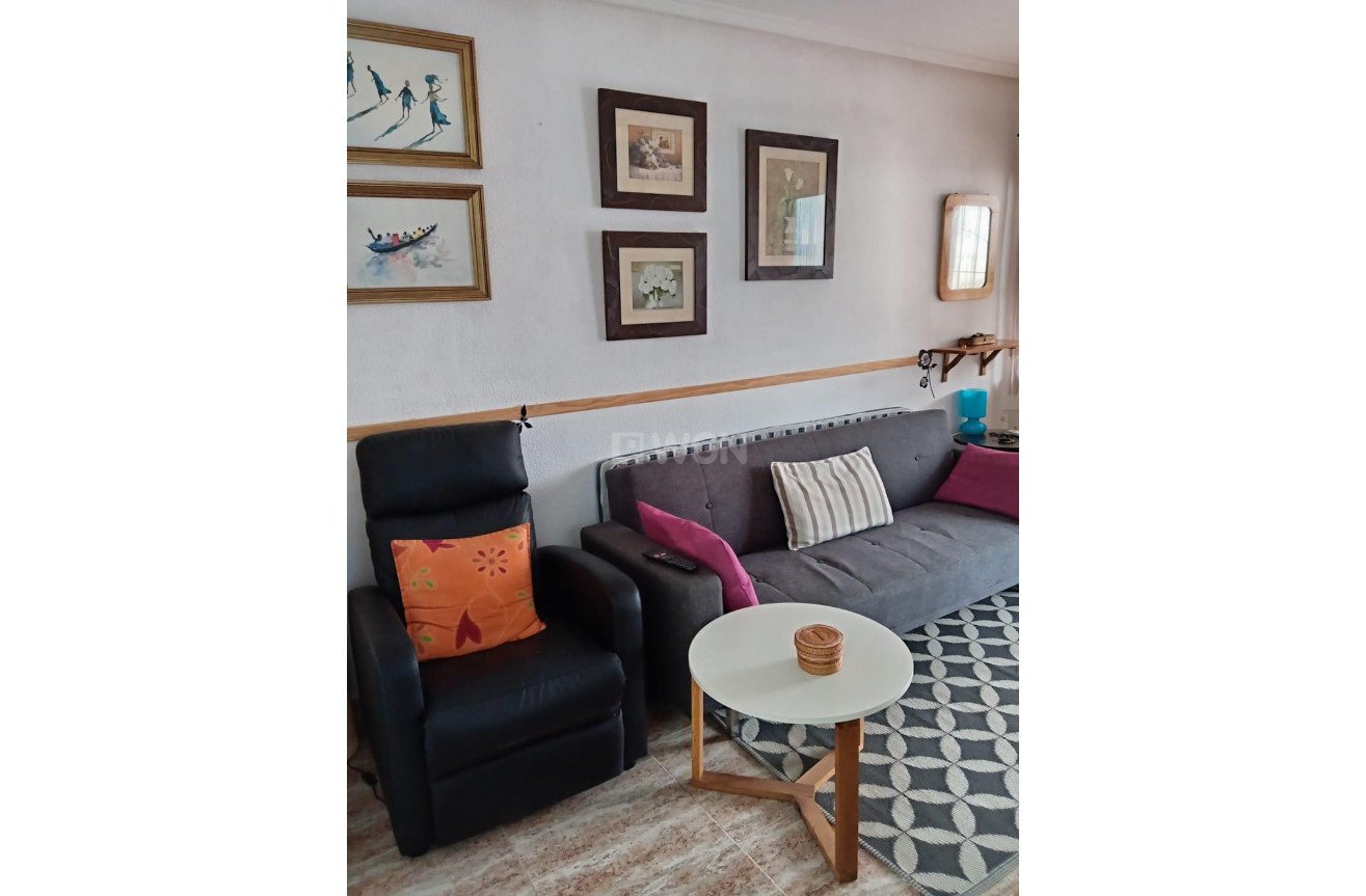 Odsprzedaż - Kamienica - Torrevieja - Costa Blanca