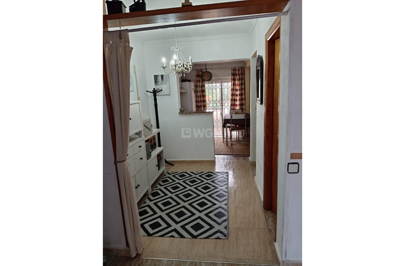 Odsprzedaż - Kamienica - Torrevieja - Costa Blanca