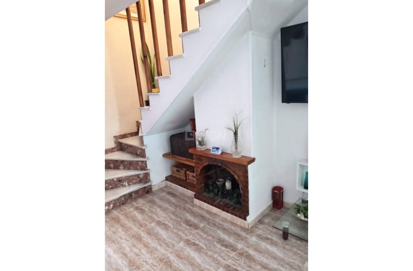 Odsprzedaż - Kamienica - Torrevieja - Costa Blanca