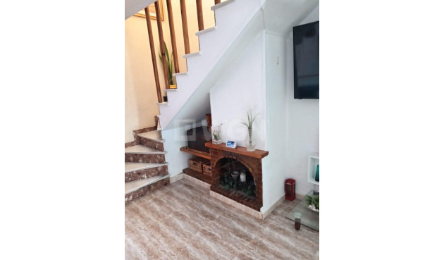 Odsprzedaż - Kamienica - Torrevieja - Costa Blanca