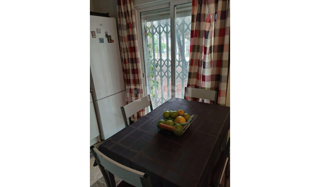 Odsprzedaż - Kamienica - Torrevieja - Costa Blanca