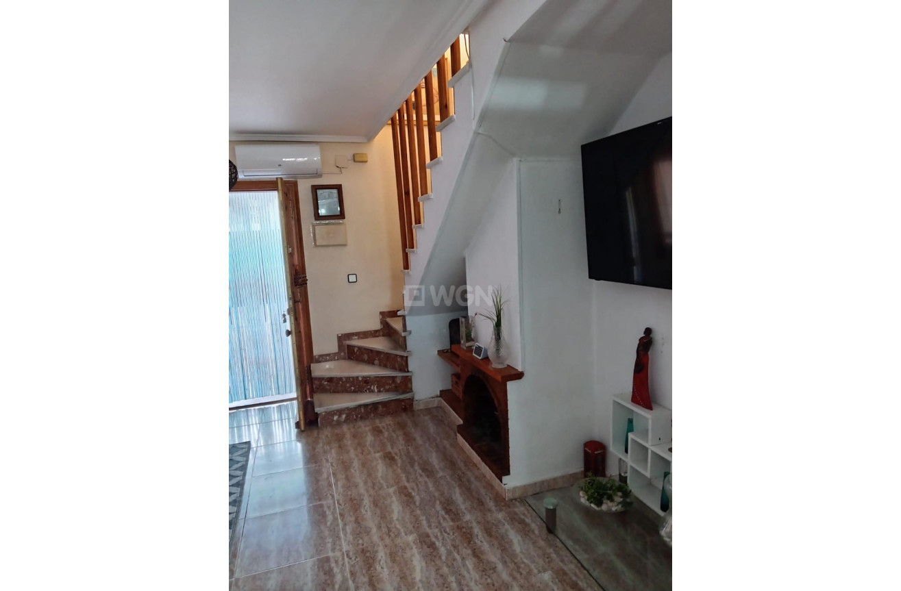 Odsprzedaż - Kamienica - Torrevieja - Costa Blanca