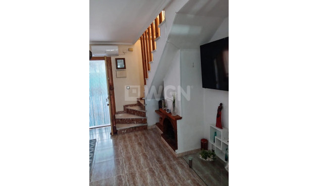 Odsprzedaż - Kamienica - Torrevieja - Costa Blanca