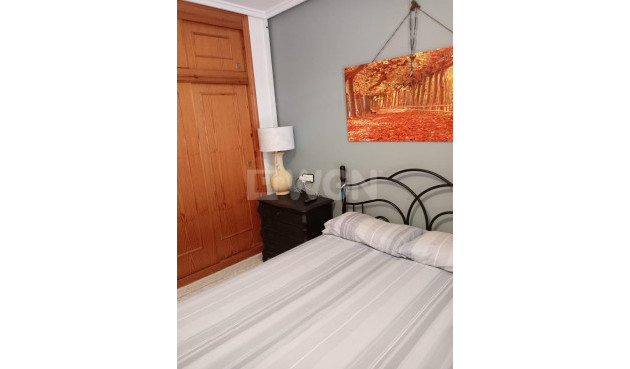 Odsprzedaż - Kamienica - Torrevieja - Costa Blanca