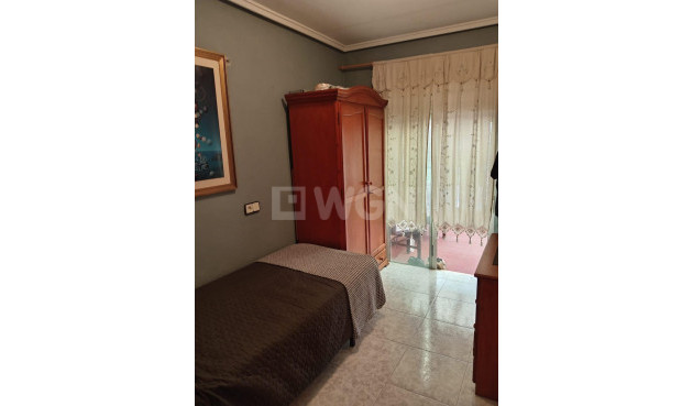 Odsprzedaż - Kamienica - Torrevieja - Costa Blanca