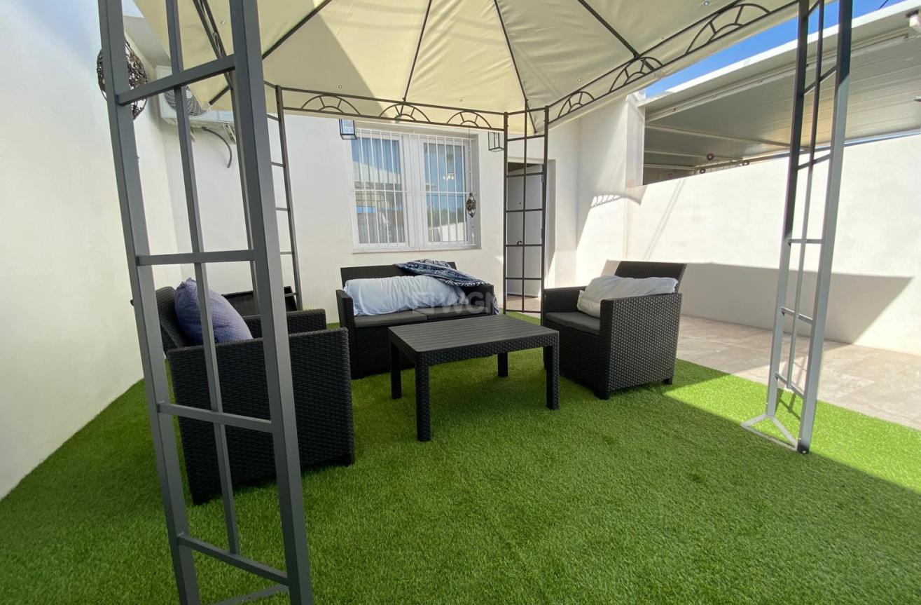 Odsprzedaż - Kamienica - Torrevieja - Costa Blanca