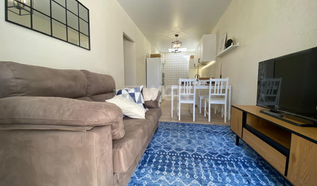 Odsprzedaż - Kamienica - Torrevieja - Costa Blanca