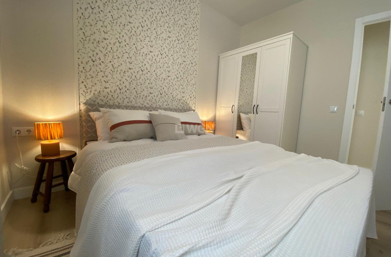 Odsprzedaż - Kamienica - Torrevieja - Costa Blanca