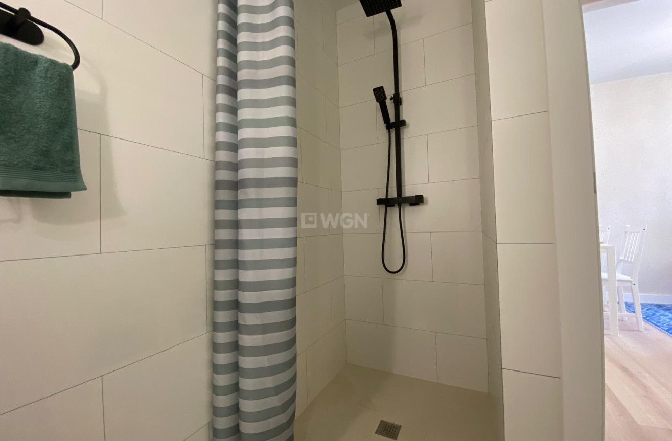 Odsprzedaż - Kamienica - Torrevieja - Costa Blanca