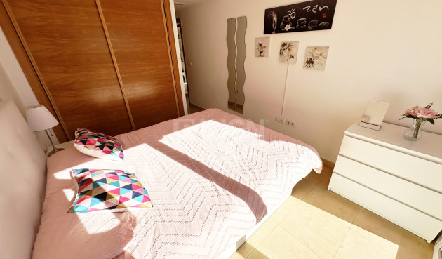 Odsprzedaż - Mieszkanie w bloku - Mar Menor Golf Resort - Inland