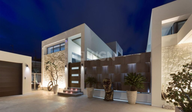 Odsprzedaż - Villa - Los Alcázares - Costa Calida