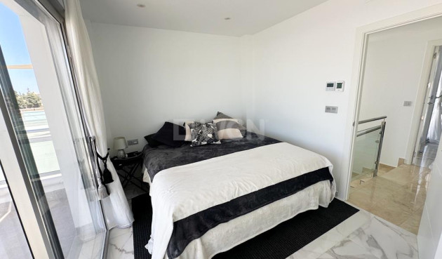 Odsprzedaż - Villa - La Serena Golf - Costa Calida