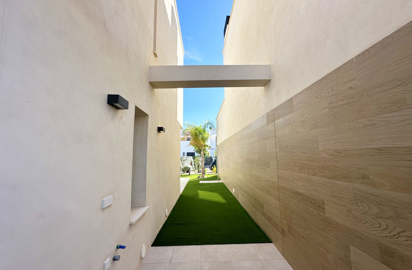 Odsprzedaż - Villa - Santa Rosalia Resort - Inland