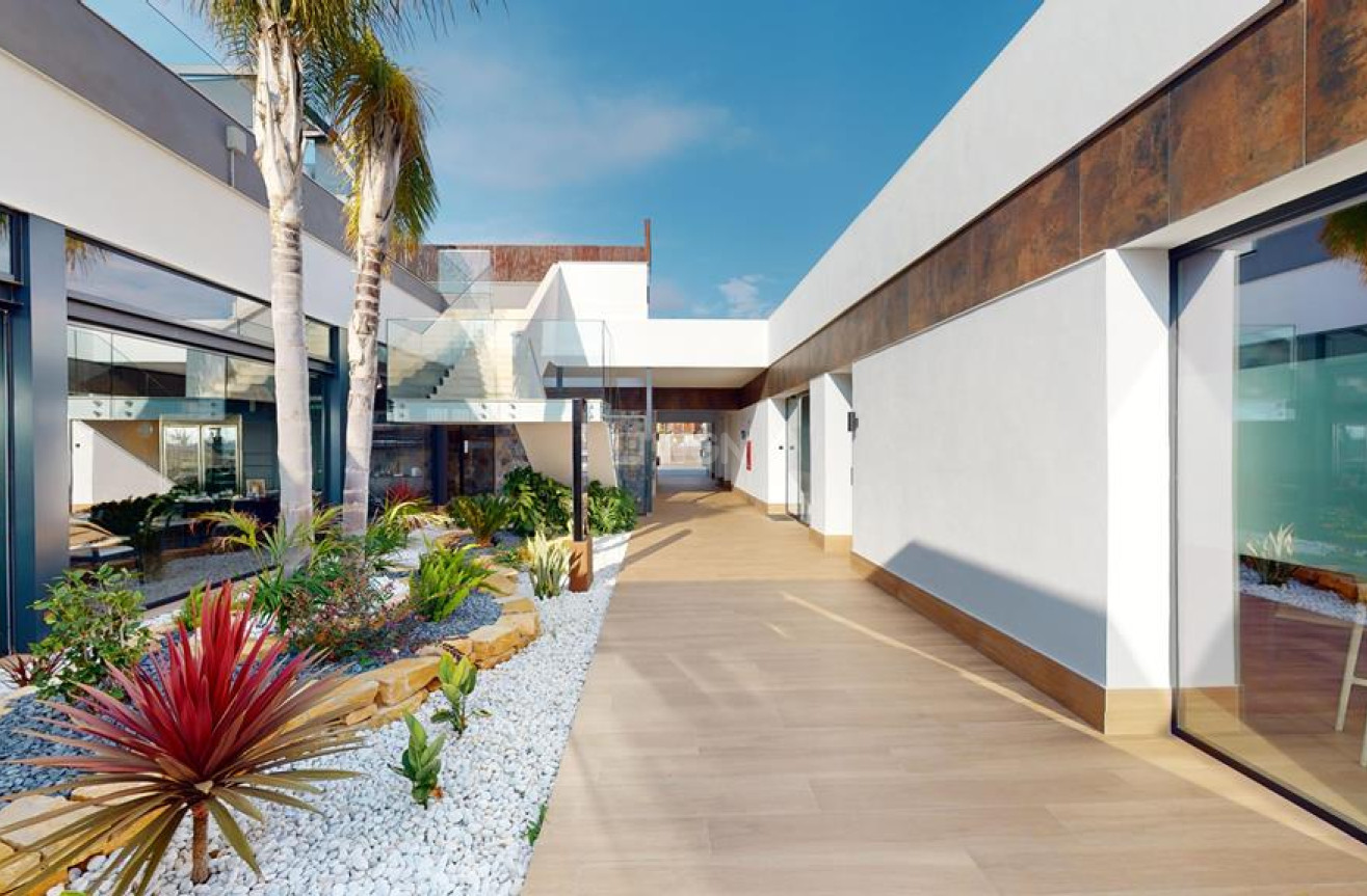 Odsprzedaż - Mieszkanie w bloku - Santa Rosalia Resort - Inland