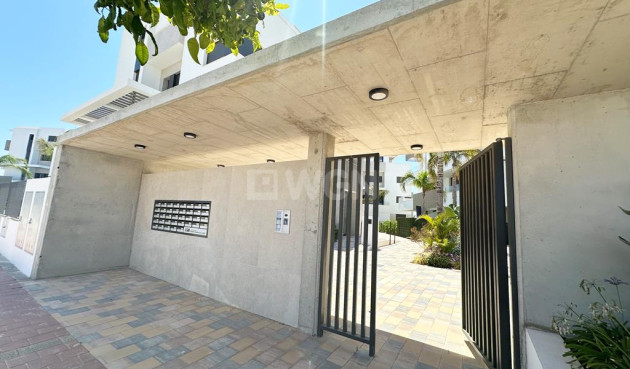 Odsprzedaż - Mieszkanie w bloku - Santa Rosalia Resort - Inland