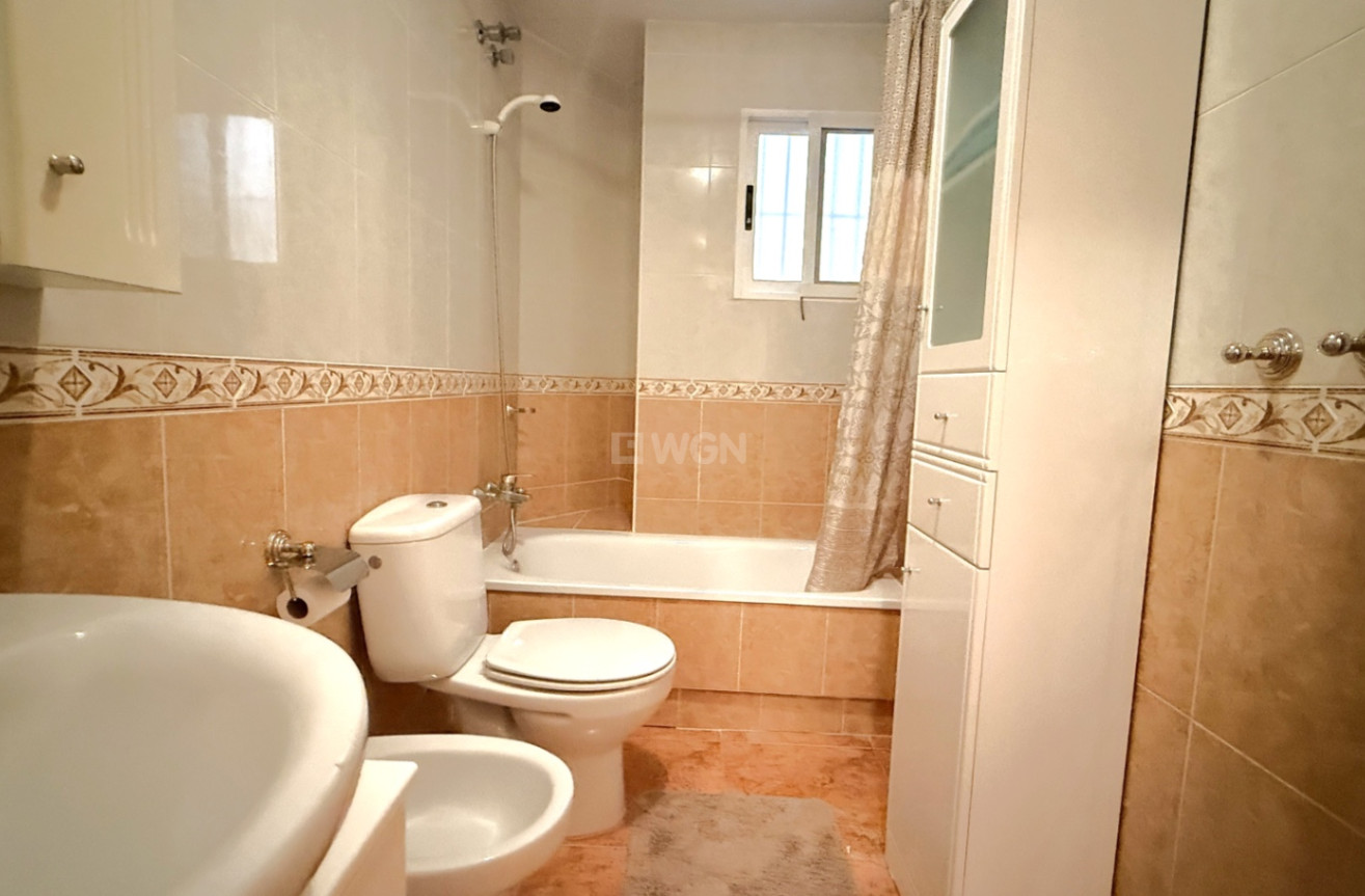 Odsprzedaż - Mieszkanie w bloku - Torrevieja - Costa Blanca