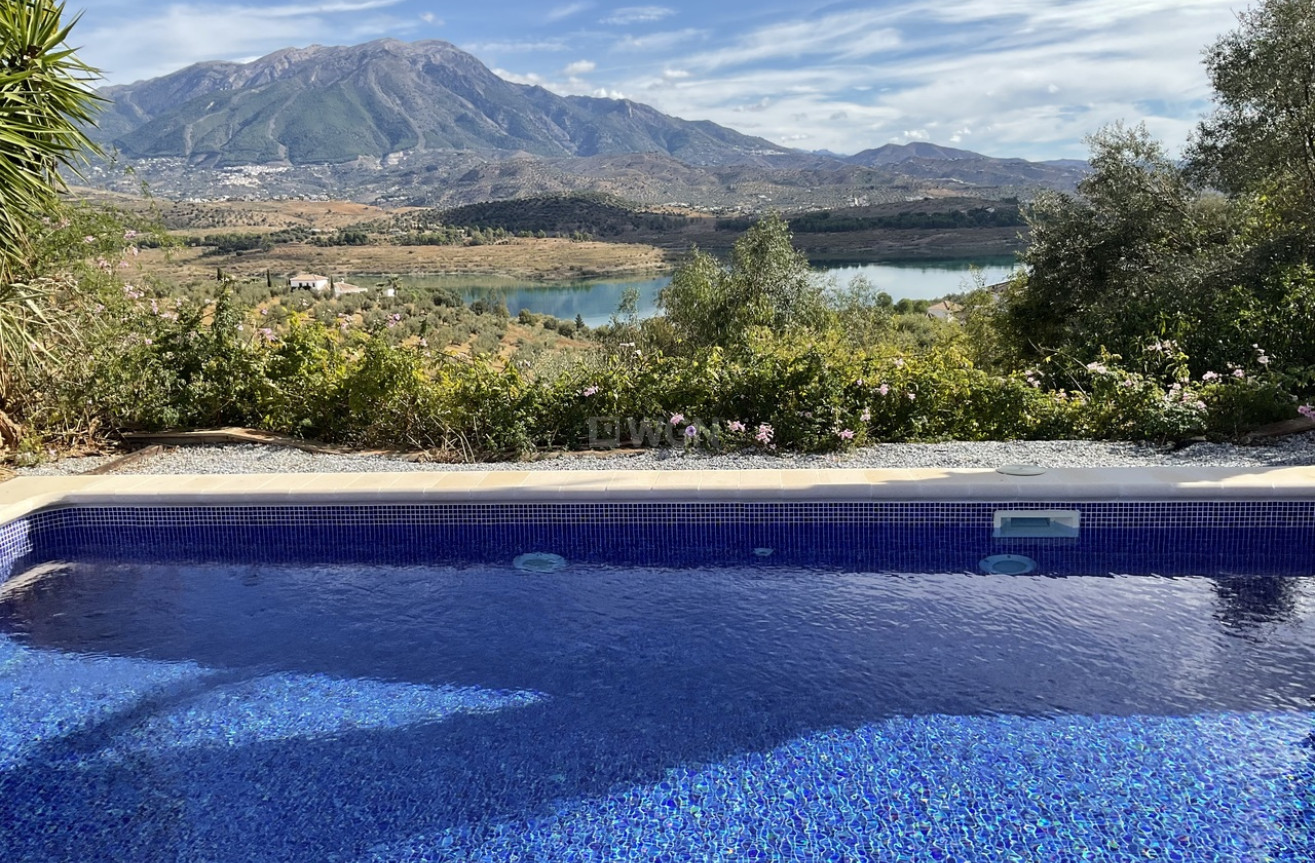 Odsprzedaż - Villa - Vinuela - Inland