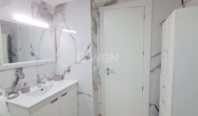 Odsprzedaż - Mieszkanie w bloku - Torrevieja - Costa Blanca