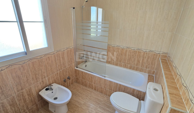 Odsprzedaż - Kamienica - Alcaucín - Inland