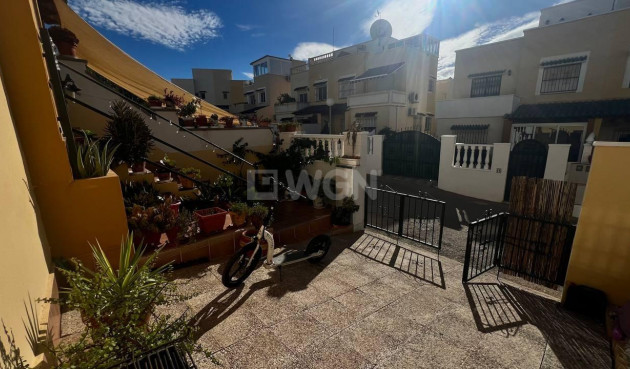 Odsprzedaż - Kamienica - Orihuela Costa - Los Almendros-la Florida