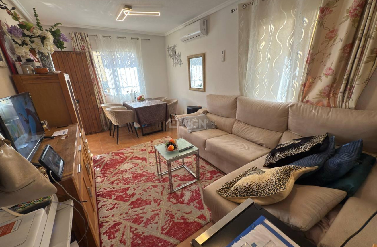 Odsprzedaż - Kamienica - Orihuela Costa - Los Almendros-la Florida