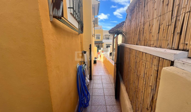 Odsprzedaż - Kamienica - Orihuela Costa - Los Almendros-la Florida