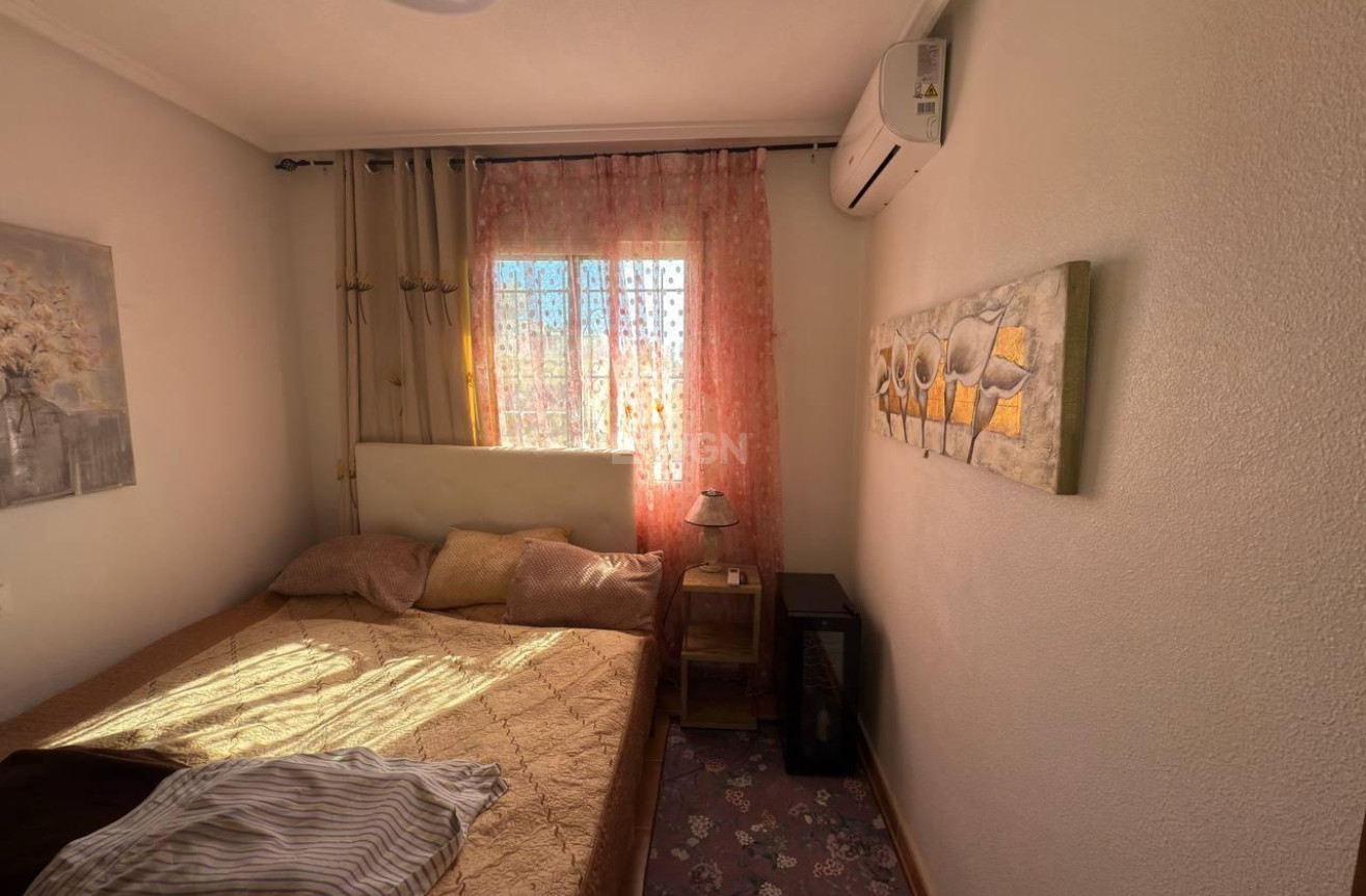 Odsprzedaż - Kamienica - Orihuela Costa - Los Almendros-la Florida