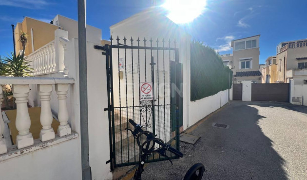 Odsprzedaż - Kamienica - Orihuela Costa - Los Almendros-la Florida