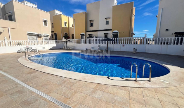 Odsprzedaż - Kamienica - Orihuela Costa - Los Almendros-la Florida