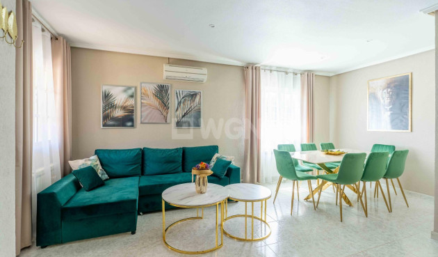 Resale - Villa - Orihuela Costa - Punta Prima