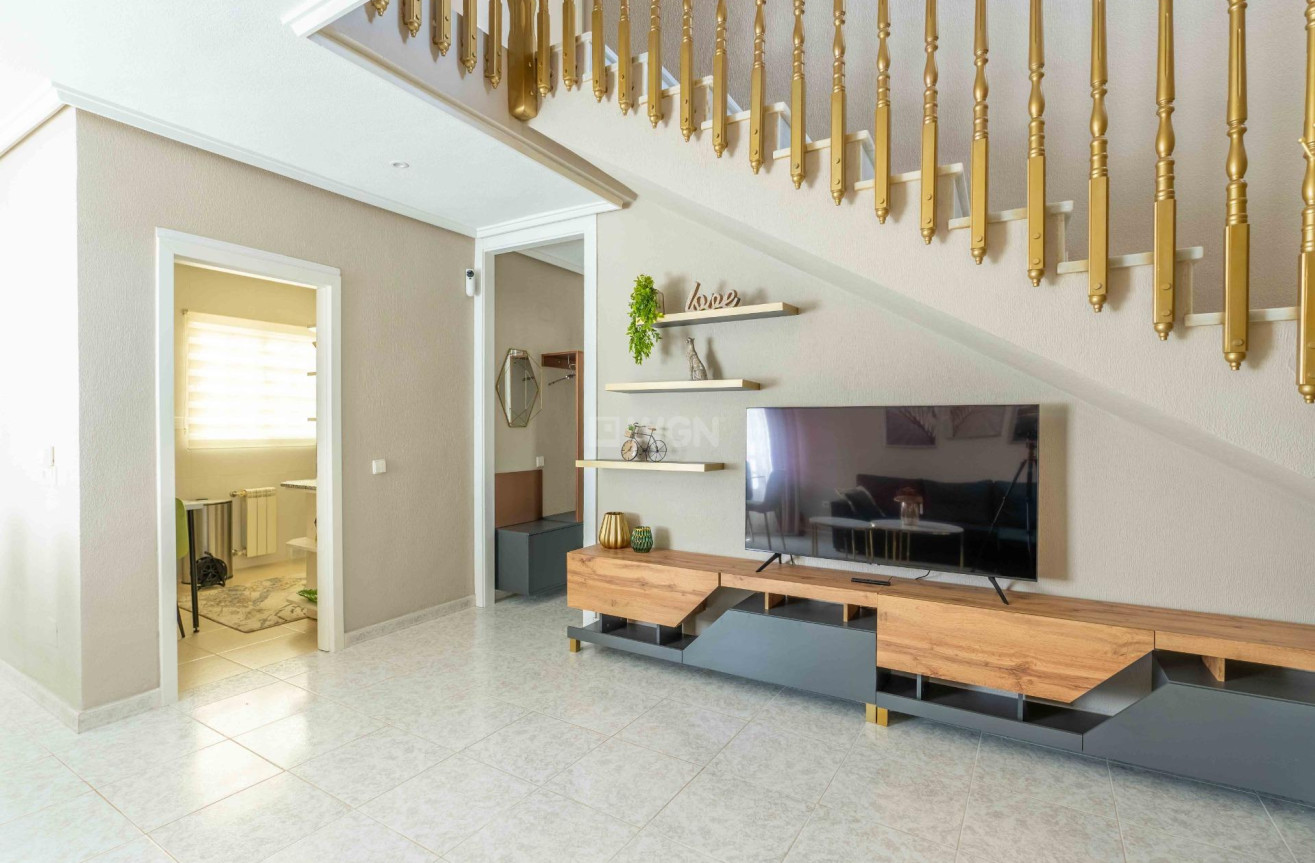 Resale - Villa - Orihuela Costa - Punta Prima