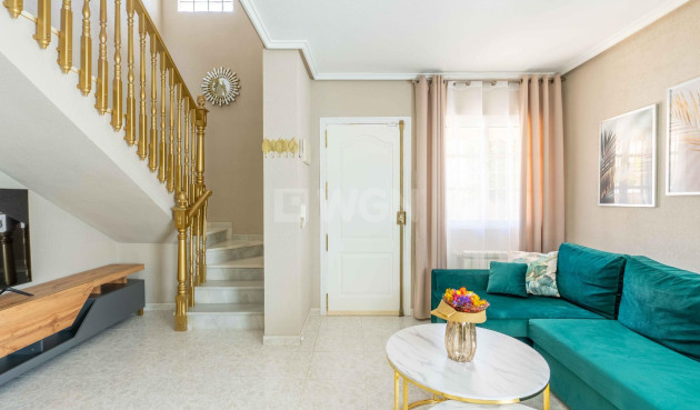 Resale - Villa - Orihuela Costa - Punta Prima