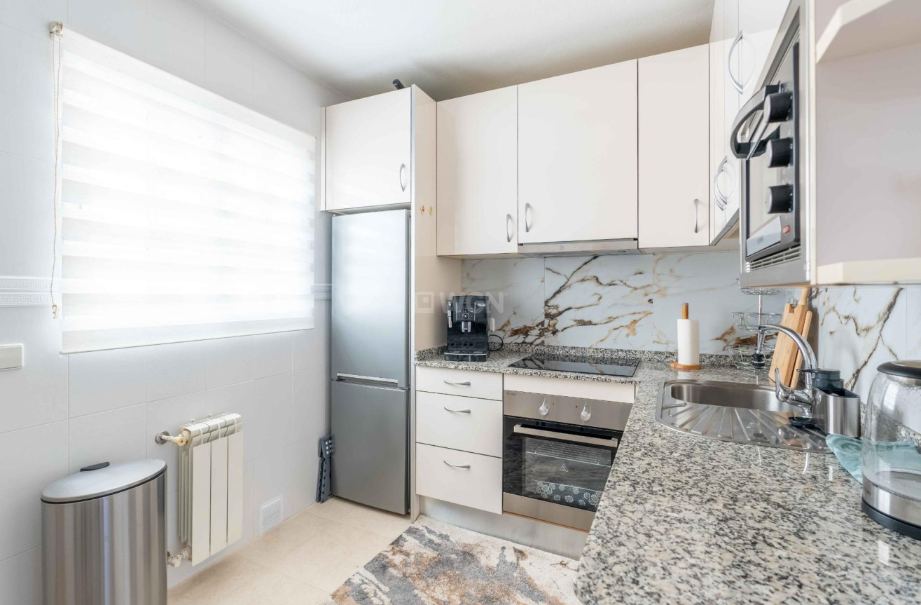 Resale - Villa - Orihuela Costa - Punta Prima