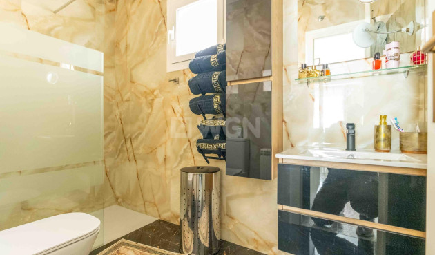 Resale - Villa - Orihuela Costa - Punta Prima