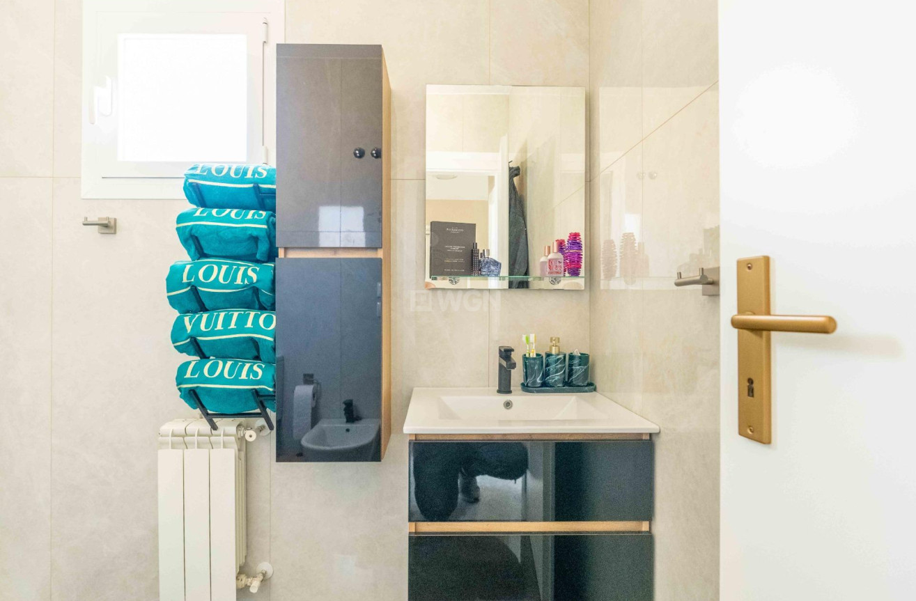 Resale - Villa - Orihuela Costa - Punta Prima