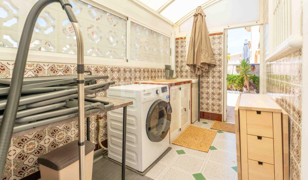 Resale - Villa - Orihuela Costa - Punta Prima