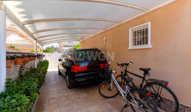 Resale - Villa - Orihuela Costa - Punta Prima