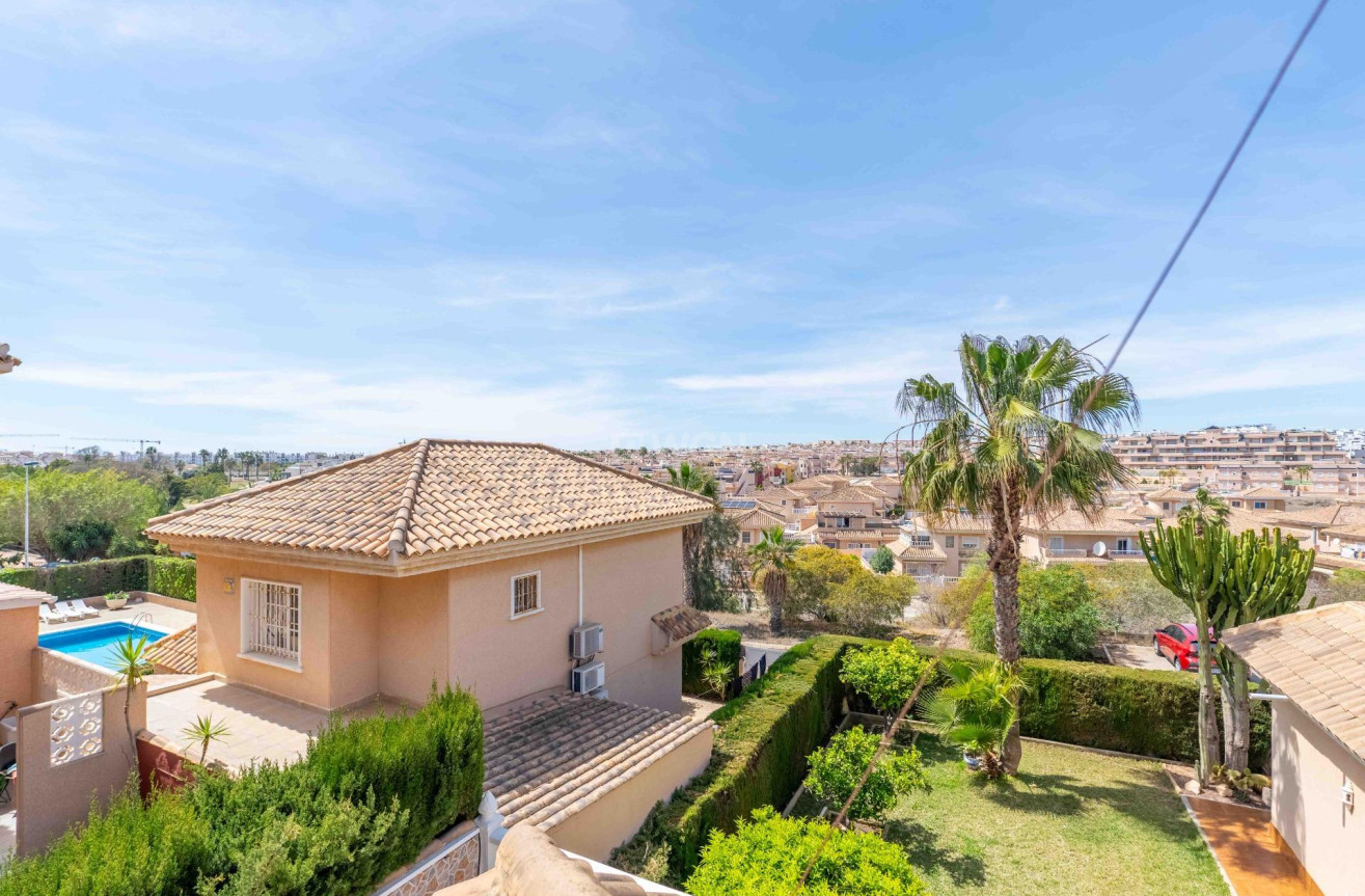 Resale - Villa - Orihuela Costa - Punta Prima